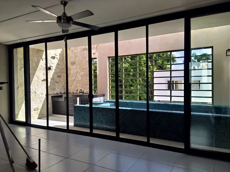 Canceles Corredizos Serie 70 - Sistemas de cancelería con operación suave y diseños personalizados para espacios modernos.